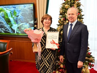 Премьер-министр Башкирии Андрей Назаров вручил семье с ребенком-инвалидом ключи