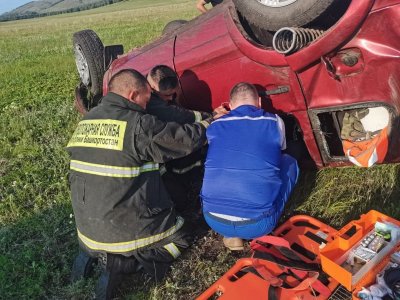 В Абзелиловском районе Башкирии опрокинулся автомобиль с четырьмя пассажирами