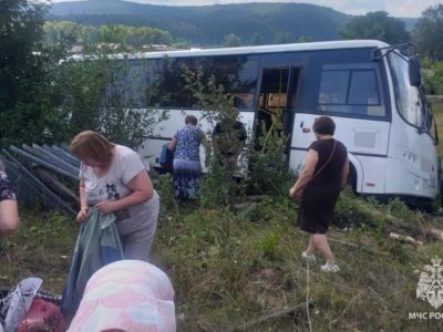 В Башкирии ехавшие на автобусе на экскурсию пенсионеры попали в ДТП