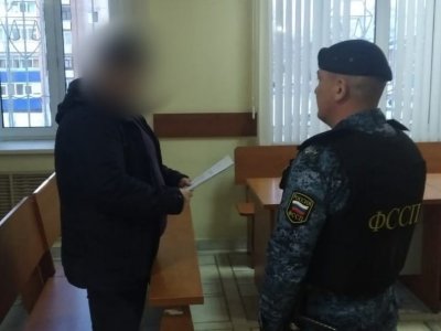 Житель Башкирии принес в суд конверт с деньгами и отдал ребенку долг в полмиллиона рублей