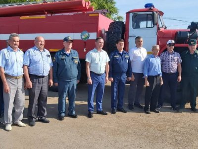 В Башкирии добровольным пожарным командам передали новую спецтехнику