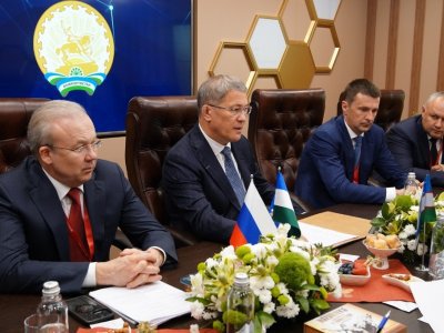 Глава Башкирии на ПМЭФ встретился с вице-премьером Узбекистана