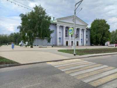 В Башкирии в Туймазах благоустроили площадь перед театром