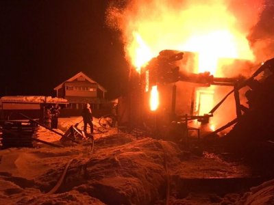 Поздно сообщили о пожаре: двое погибли в горящей бане под Уфой
