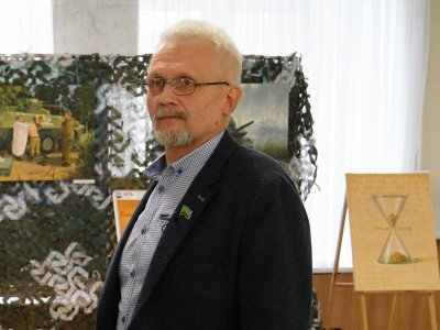 Уфимский художник передал Главе Башкирии благодарность  бойцов СВО