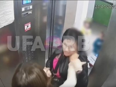 В Уфе две женщины при детях подрались в лифте
