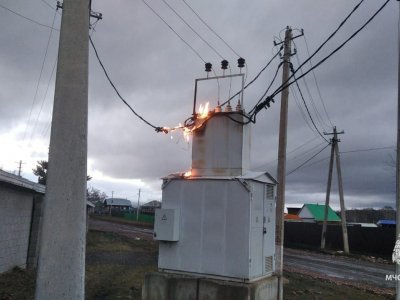 В Башкирии загорелась трансформаторная подстанция