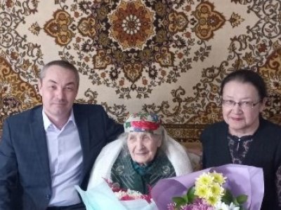В Башкирии поздравили 101-летнего ветерана Валентину Потапову