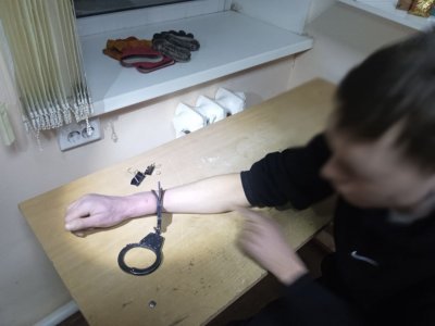 Житель Башкирии заковал себя в наручники - ему потребовалась помощь спасателей
