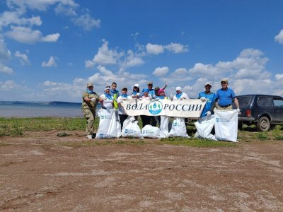 В Башкирии расчистили от мусора прибрежную территорию озера Асликуль