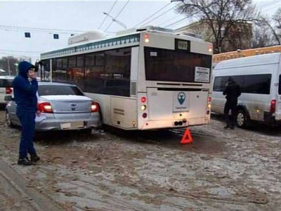 В Уфе вновь произошло массовое ДТП с участием пассажирских автобусов, есть пострадавшая