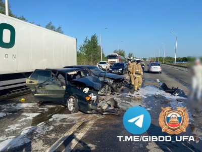 В Уфе во встречном ДТП с «ВАЗ-2115» серьезно пострадали водитель Iran Khodro и 18-летние пассажирки