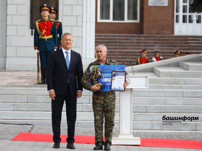 В Уфе Глава Башкирии наградил победителей конкурса патриотической песни «Время героев»