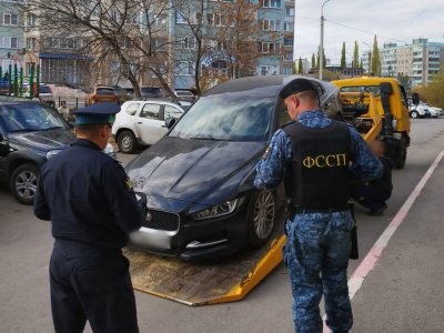 Уфимец из-за долга в 2 млн рублей остался без лучшего друга и автомобиля Jaguar ХЕ