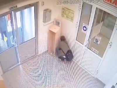 В Башкирии полиция разыскивает мужчину, который вскрыл ящик с пожертвованиями для подростка