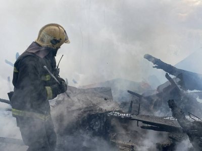 В Уфе силы МЧС потушили пожар на трёх участках Нижегородки