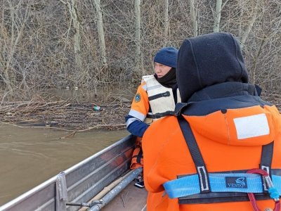 В Уфе спасатели обследовали 81 км реки Белой в поисках пропавших мальчиков