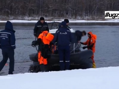 Уфимские спасатели вовремя пришли на помощь провалившемуся под лед рыбаку