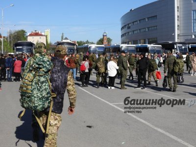 Солдаты и офицеры из Башкирии отправились в зону СВО после отпуска