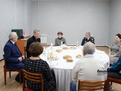 Глава Башкирии встретился с семьями павших бойцов из Дюртюлинского района