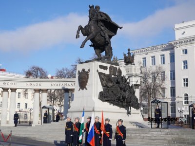 Глава Башкирии почтил память генерал-майора Минигали Шаймуратова