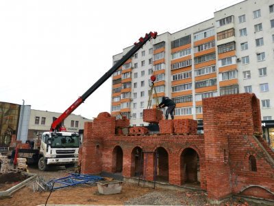 В Уфе возле театра кукол начали строить сказочный замок