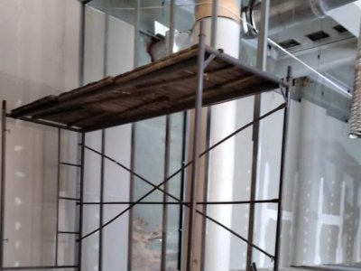 Строители из Башкирии восстанавливают МФЦ в Красном Луче