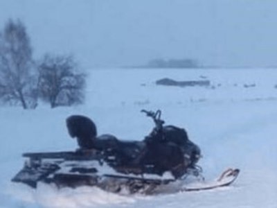 В Башкирии спасатели вызволили мужчину на снегоходе из «снежного плена»