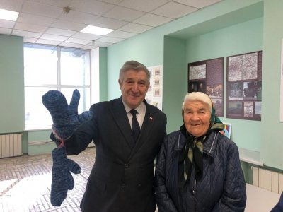 Пенсионерка из Уфы связала 40 пар носков и варежек для участников СВО