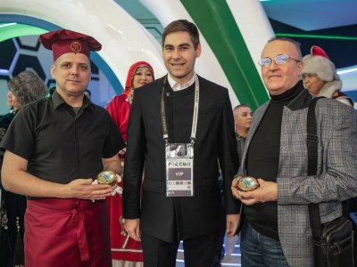 На выставке в Москве знаменитый кондитер заинтересовался мёдом из Башкирии