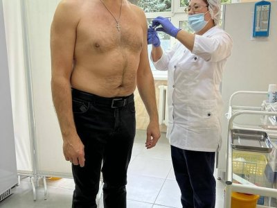 Премьер-министр Башкирии Андрей Назаров вакцинировался против гриппа