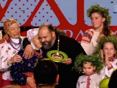 Руководитель Башкортостана поручил отметить победивший в проекте Первого канала ансамбль «Калинушка»