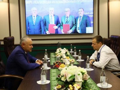 Главы минпрома Башкирии и минского моторного завода встретились на "Иннопроме"