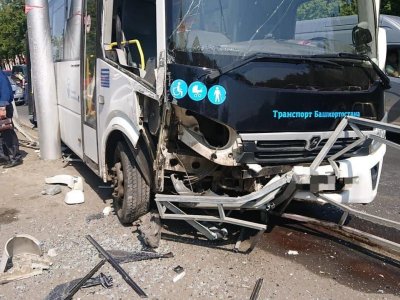 В Уфе в массовом ДТП с участием пассажирских автобусов пострадала 9-летняя девочка