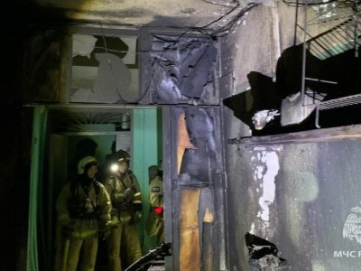В Уфе сгорела квартира, пожарные эвакуировали 12 человек