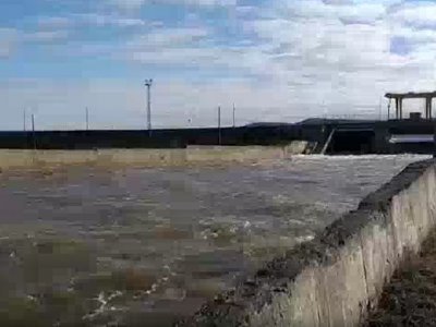 В Башкирии на Нугушском водохранилище открыли шлюзы сброса воды
