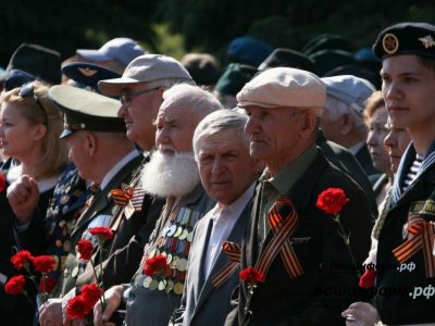 Глава Башкирии поздравил жителей республики с Днем Победы