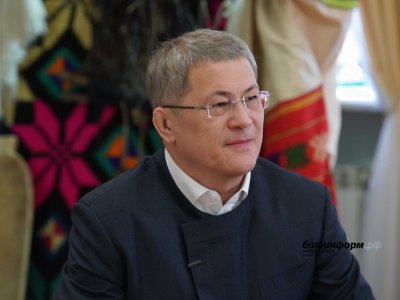 Радий Хабиров анонсировал программу поддержки по пошиву национальной одежды 
