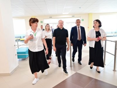 Андрей Назаров посетил новую полилингвальную многопрофильную школу № 9 в Учалах