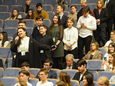 Радий Хабиров провел встречу со студентами из Башкортостана в Москве