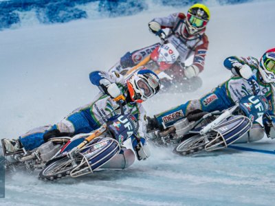 Уфимец Динар Валеев выиграл седьмой этап чемпионата России по мотогонкам на льду