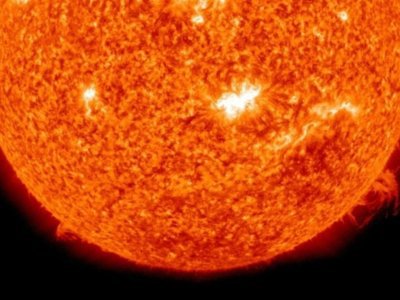 Мощнейшая вспышка на Солнце отключила связь на Земле