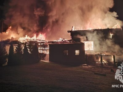 Сильный пожар под Уфой: сгорели баня и пристрой