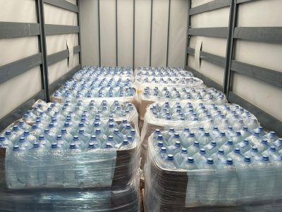 Депутаты Башкирии отправили в Оренбургскую область 5 тонн питьевой воды
