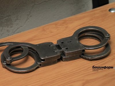 МВД России запретило полицейским надевать наручники на женщин и детей