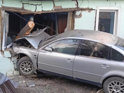 В Башкирии нетрезвый водитель за рулем иномарки врезался в жилой дом