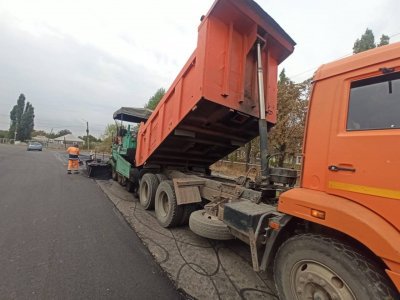 Башкирские дорожники ремонтируют самый крупный объект в Красном Луче ЛНР