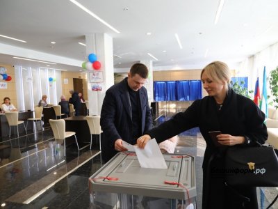 Максим Забелин вместе с семьей проголосовал на выборах президента России
