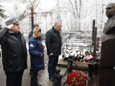 В Уфе почтили память генерал-лейтенанта полиции Артура Ахметханова