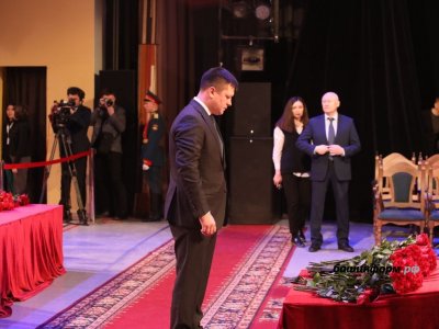 Мэр Уфы Ратмир Мавлиев отдал дань памяти первому президенту Башкирии